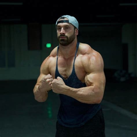 Bradley Martyn Height, Weight, Age, Measurements,。